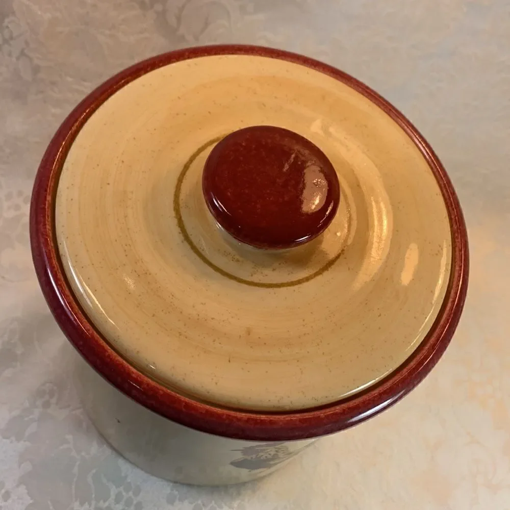 Hen Strawberry Rim 2 1/2 Quart Storage Jar Farm House Kitchen Country Crock Home